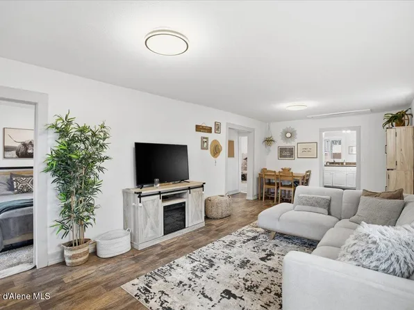 1204 E Foster Ave, Coeur D Alene, ID 83814