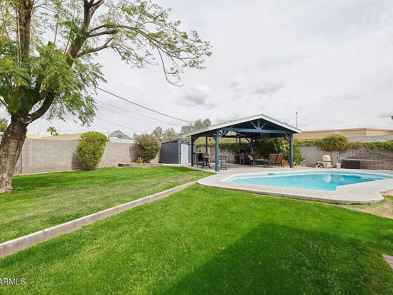 1708 E Montebello Ave — Photo 36
