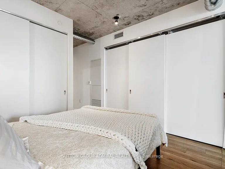 21 Lawren Harris Sq #805 — Photo 10