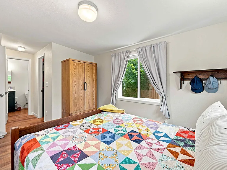 417 N Atlantic St — Photo 12