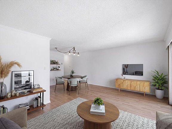 5th image of 212 Forbes Ave #202