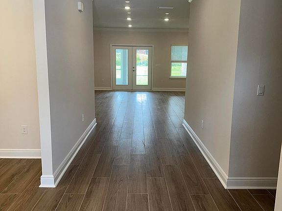 2nd image of 943 Coastal Breeze Dr