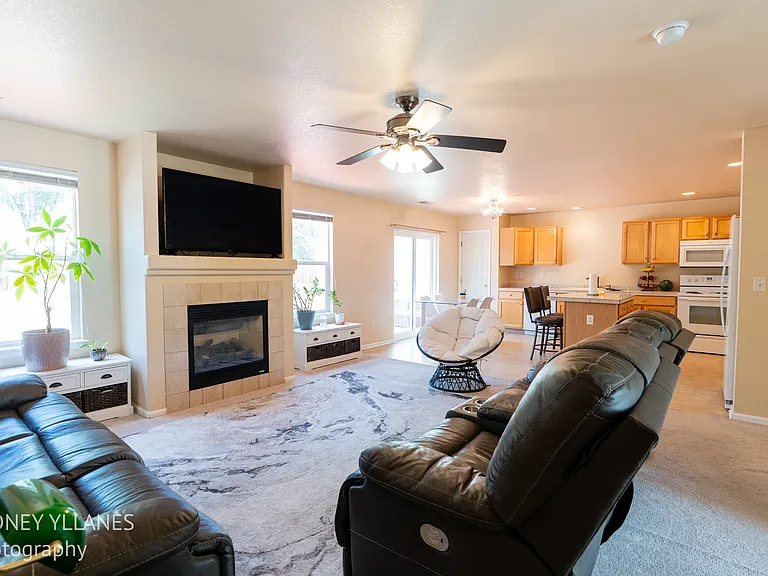 5374 S Quatar Cir — Photo 2