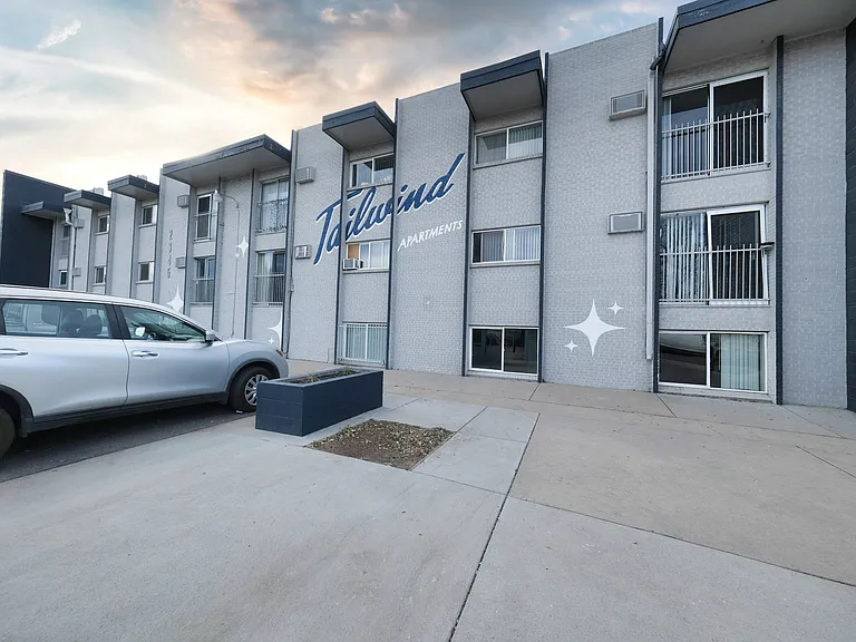 Tailwinds Apartments — Photo 28