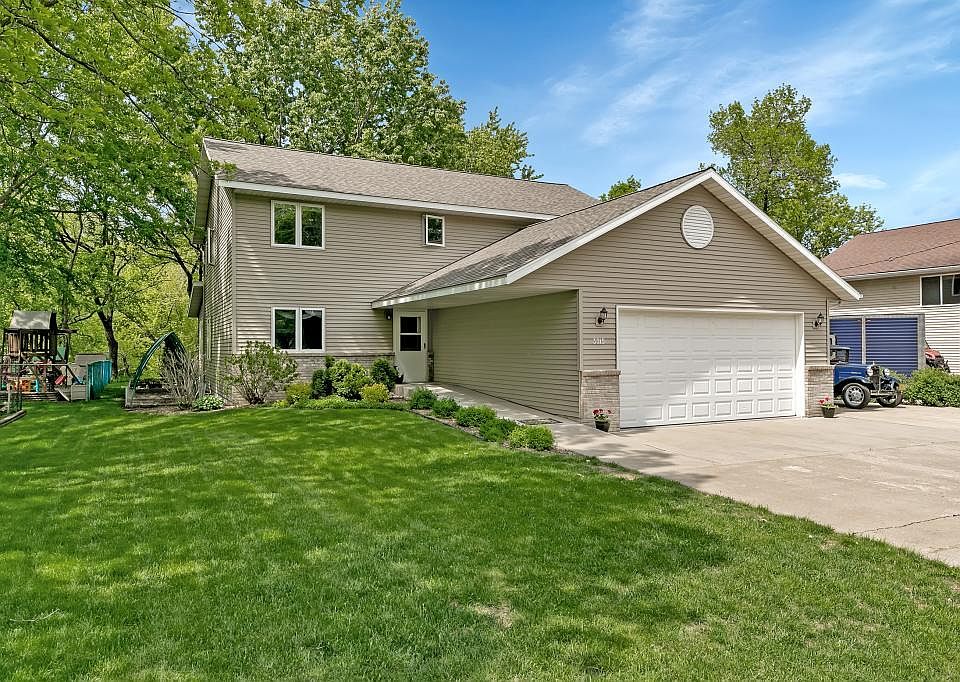 1st image of 3315 Park Dr