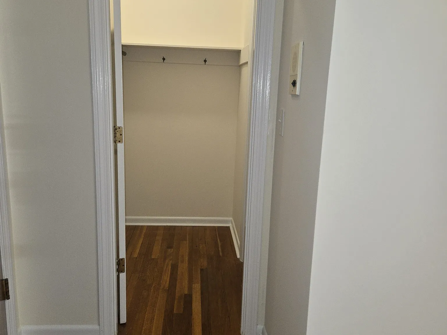 Studio, 1.0 bath, 425 sqft, $2,200 — Photo 3