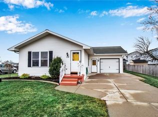 20 Castlewood Dr, Cheektowaga, NY 14227