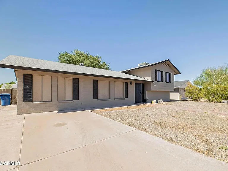 1646 E Hermosa Dr — Photo 11