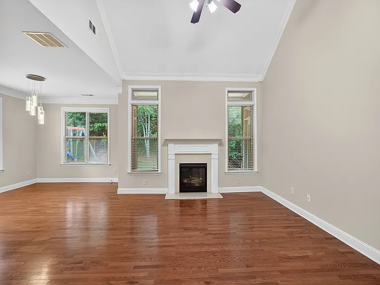 2935 Whitfield Ave — Photo 35