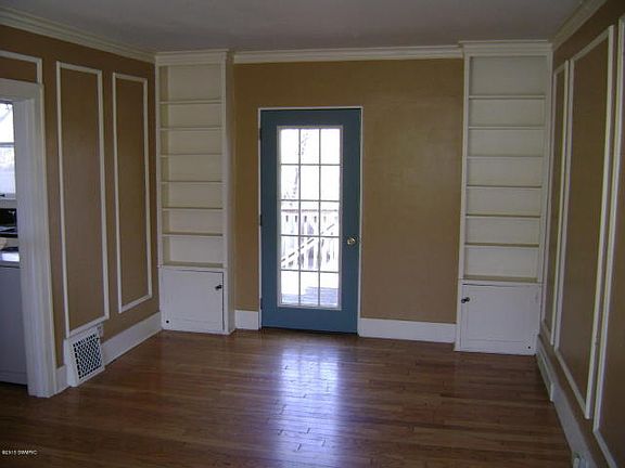 3rd image of 2026 S Westnedge Ave