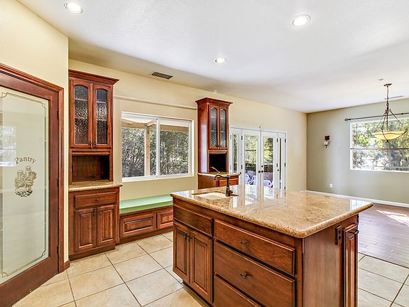4th image of 231 Valley Vista Dr