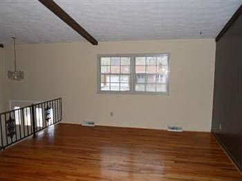 3rd image of 10636 Bradbury Dr