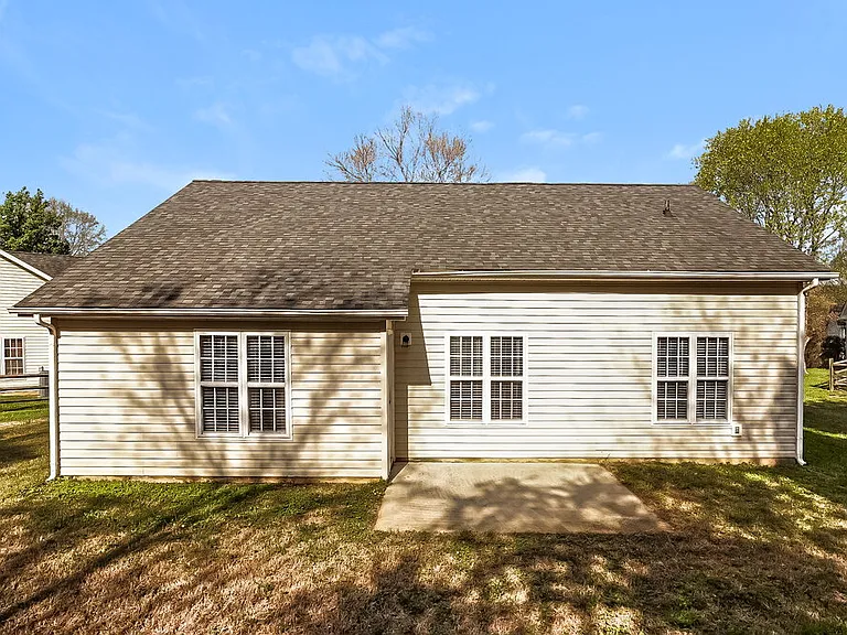 1039 Sandy Point Dr SW — Photo 16