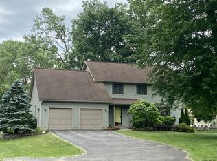 5 Joan Ln, Albany, NY 12203