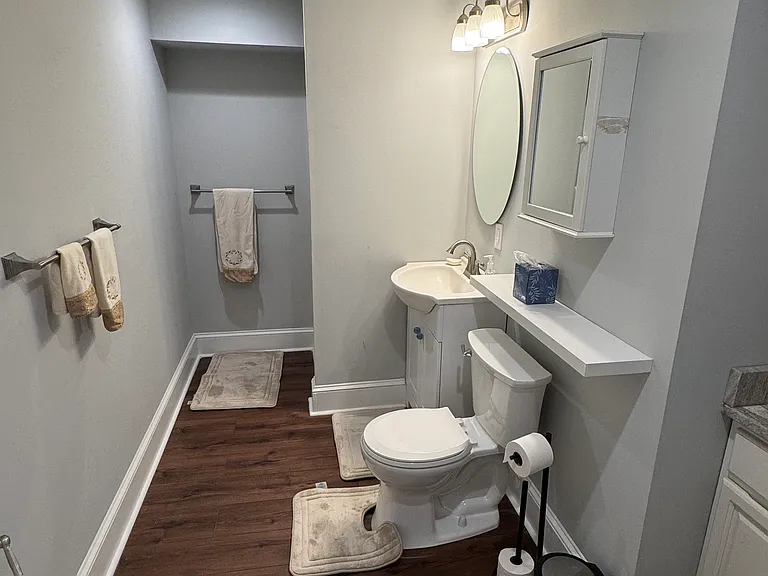 full bath with shower