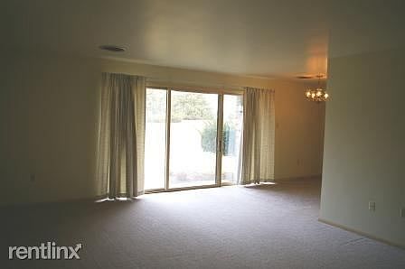 livingroom_to_dining_medium