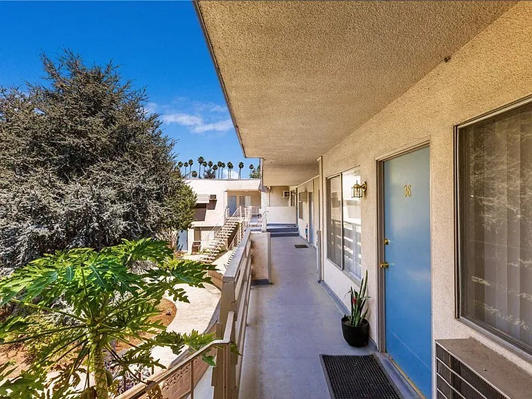 1345 N San Gabriel Ave — Photo 16