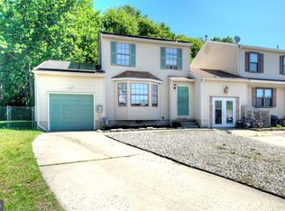 14 Blue Jay Dr, Clementon, NJ 08021