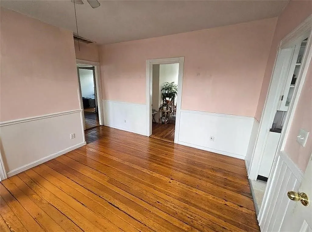 2 bed, 1.0 bath, 975 sqft, $2,100 — Photo 2