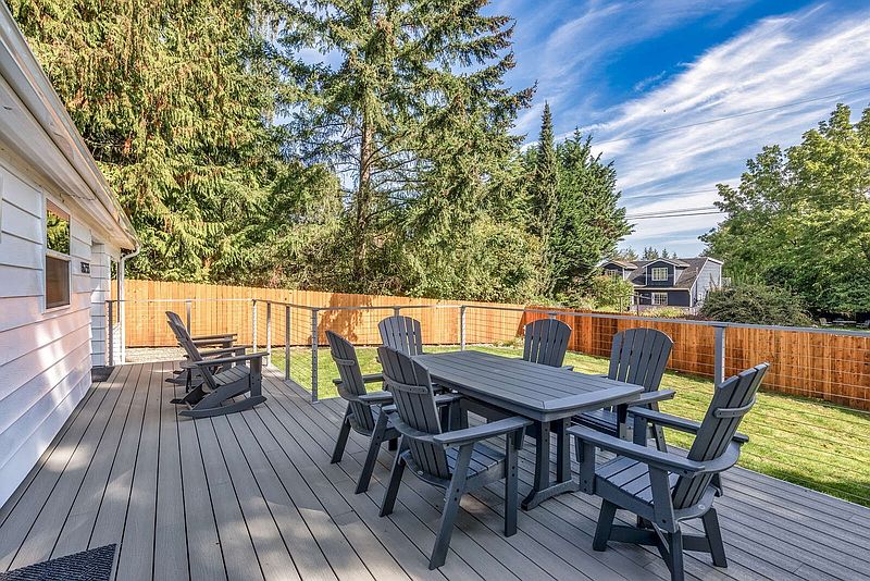 4th image of 16733 98th Avenue SW