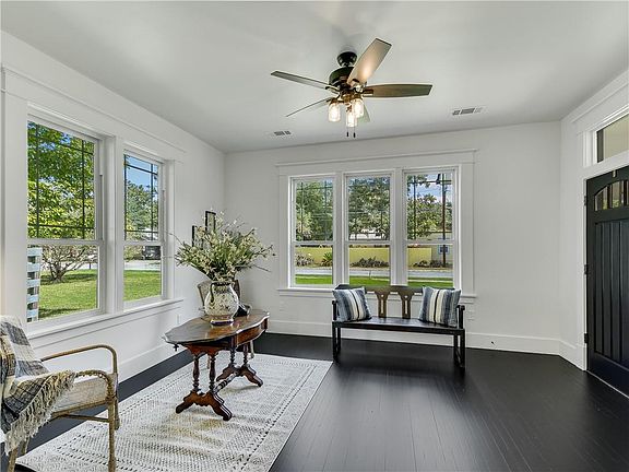 4th image of 1805 North Dr