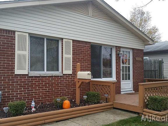 3rd image of 26552 Dartmouth St