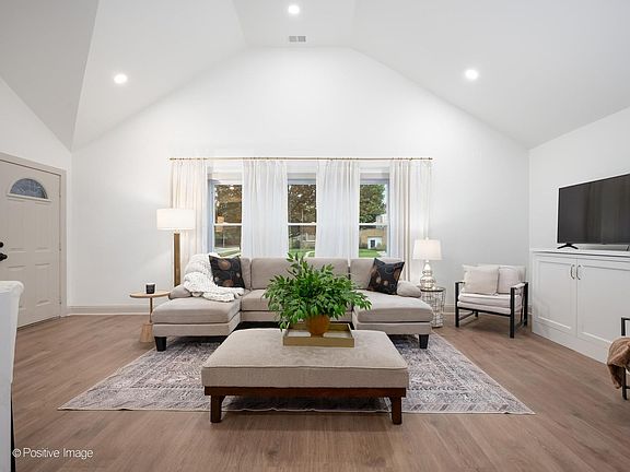 5th image of 10059 S Spaulding Ave