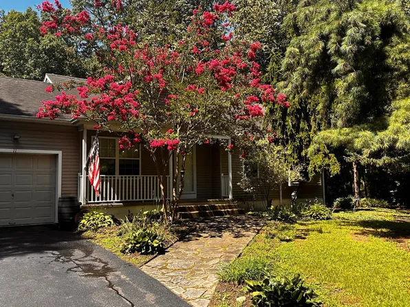 11 S Central Ave, Sicklerville, NJ 08081