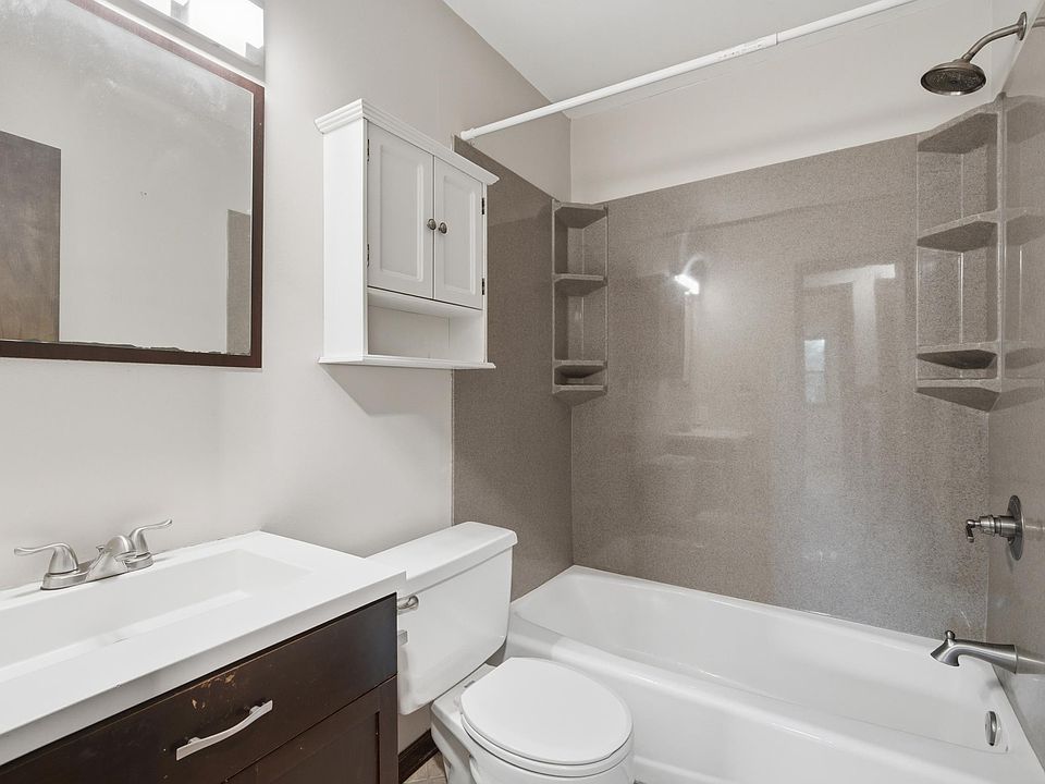 1st image of 3228 Ella Ln