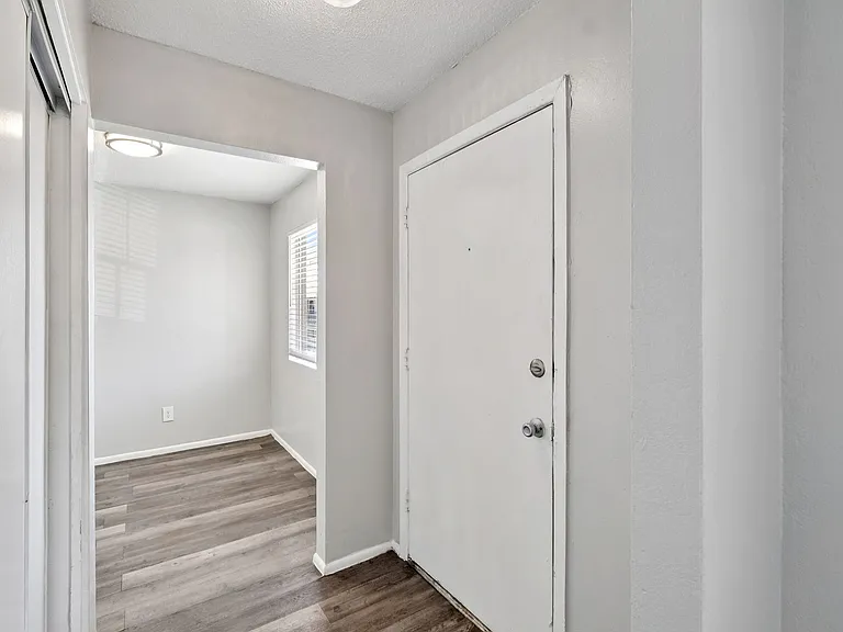 Mariposa Flats — Photo 58