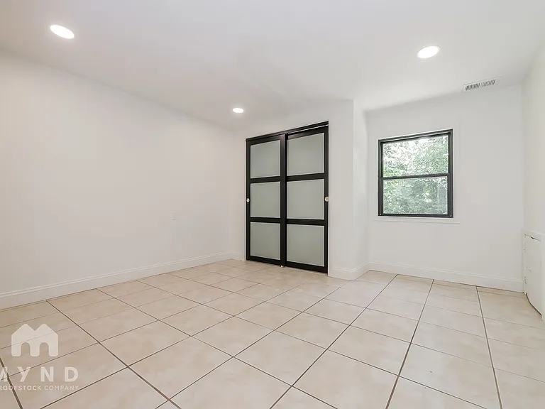 527 Lancelot Dr — Photo 23