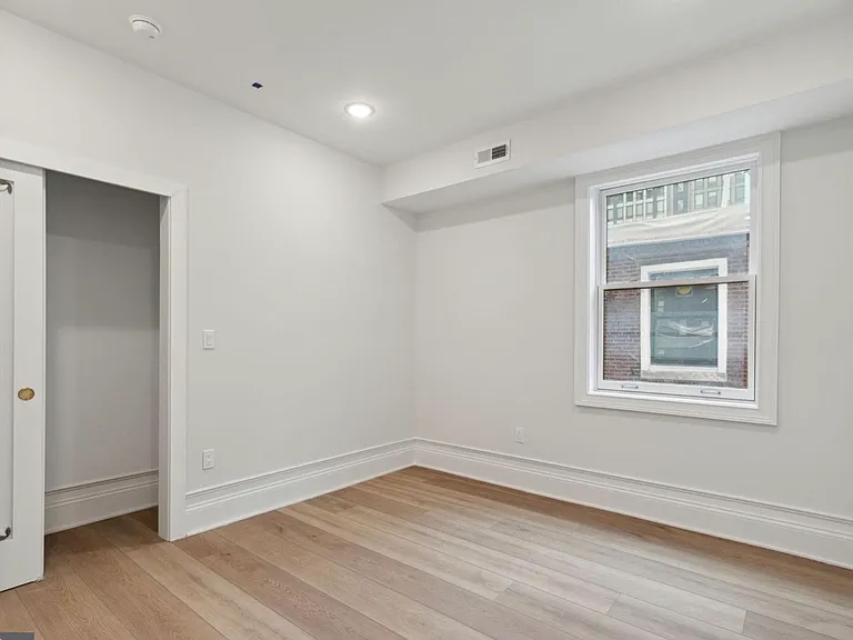 1822 Chestnut St #3B — Photo 5