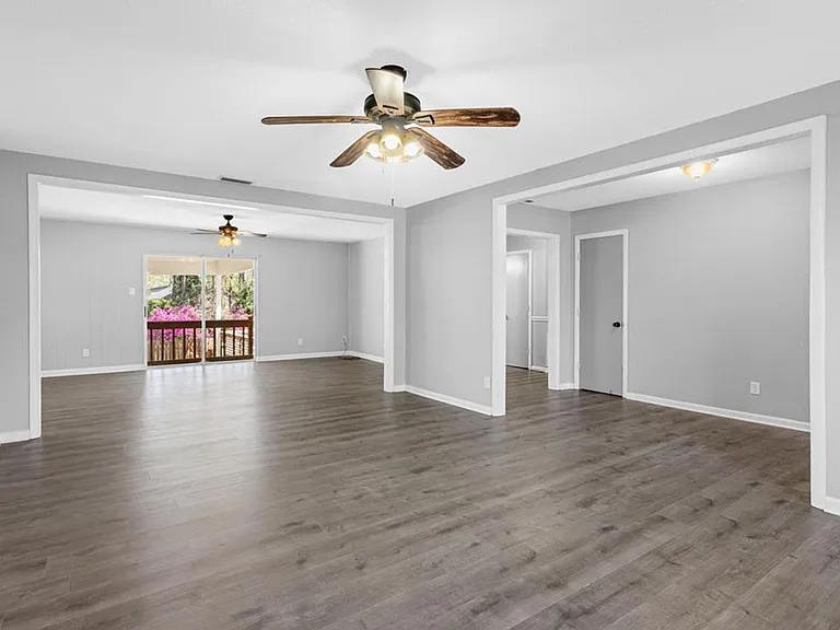 2205 Gornto Rd — Photo 7
