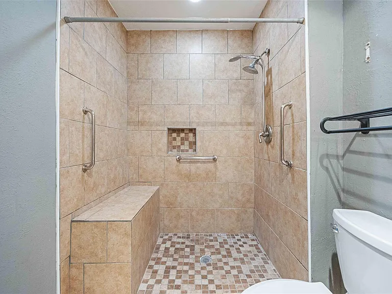 14515 Merry Meadow Dr — Photo 22
