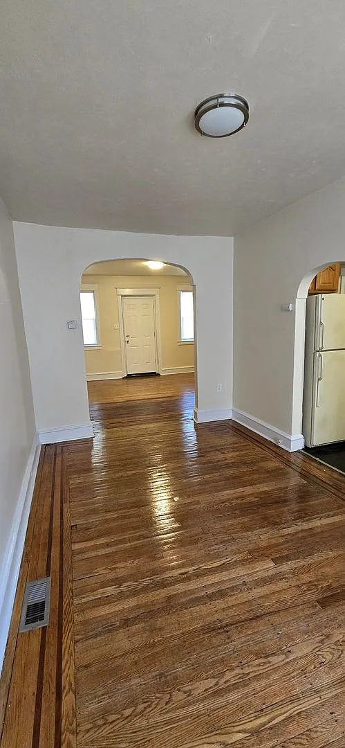 3 Bedroom Home for Rent in Oak Lane — Photo 3