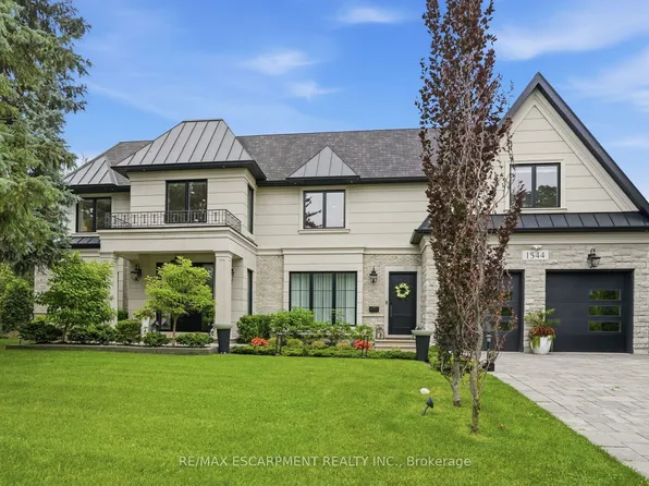 1544 Lochlin Trl, Mississauga, ON L5G 3V7