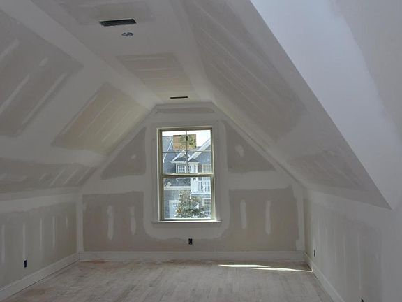 4th image of 1632 Westover Ln
