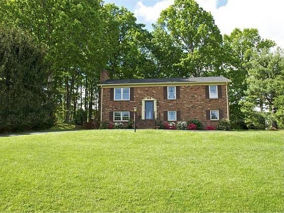 1st image of 221 W Bethel Dr