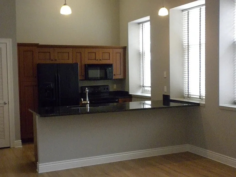 1104 E. Broadway — Photo 2