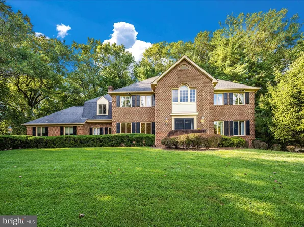 15 Stoney Creek Way, Rockville, MD 20854