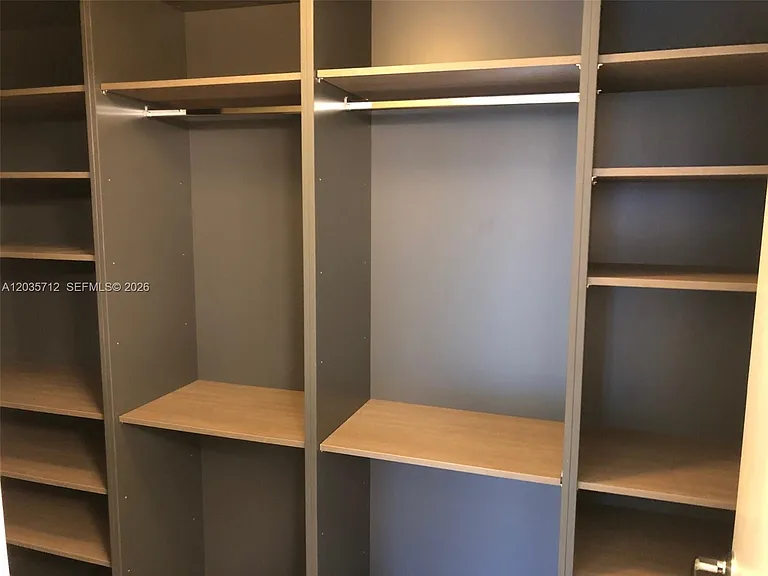 16385 Biscayne Blvd #519 — Photo 37