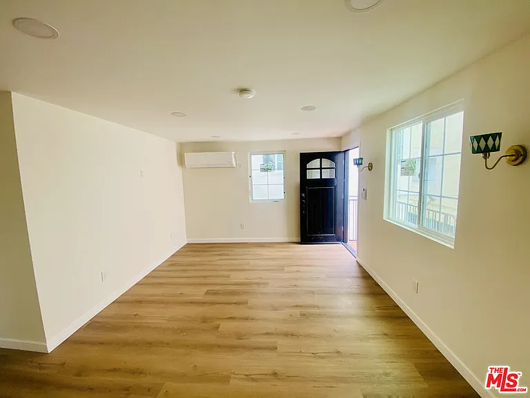 1000 S Sherbourne Dr #1010 — Photo 2