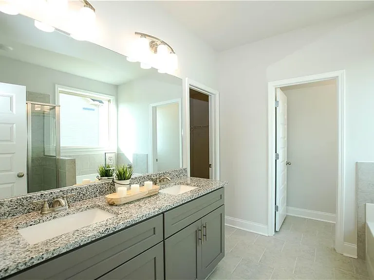 452 Hellen Valley Dr — Photo 17