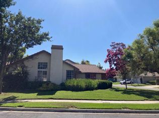 1729 Stratford Cir, Redlands, CA 92374