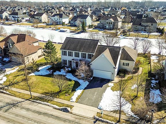 3rd image of 394 N Rockingham Way