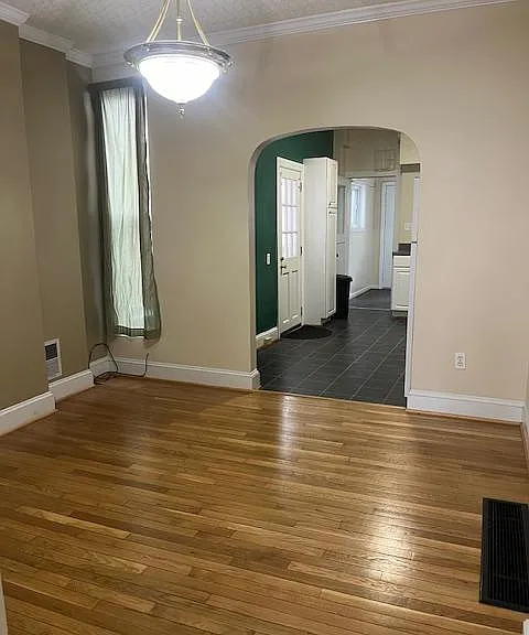 414 E Fort Ave — Photo 5