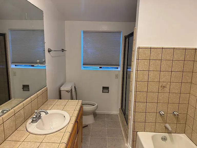 17249 Flanders St — Photo 28