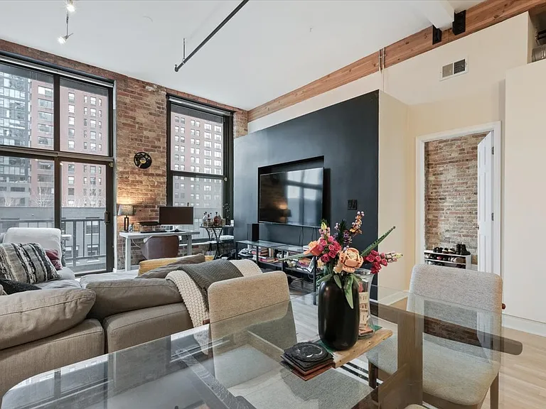300 W Grand Ave #307 — Photo 10