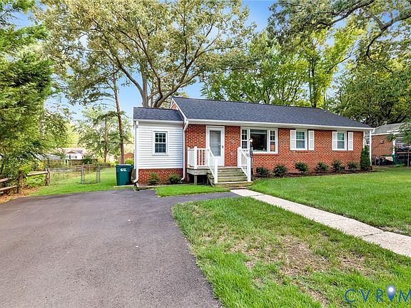 3rd image of 2807 Rothland Dr