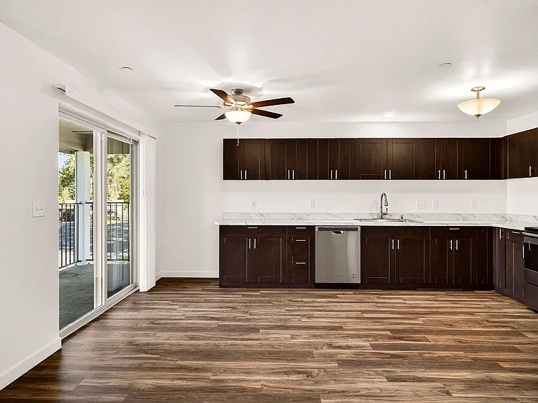Villa Monterey Apartments — Photo 46